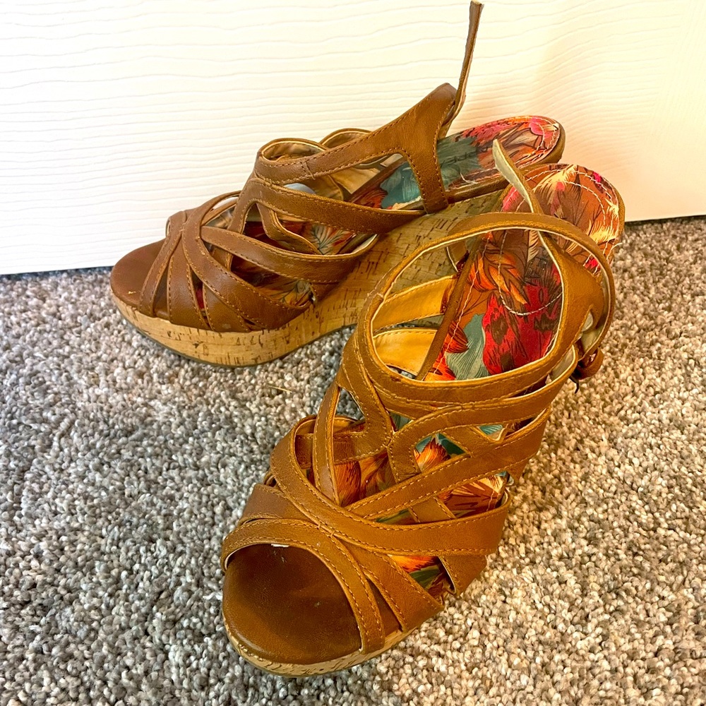 Gently Used Wedge sandals